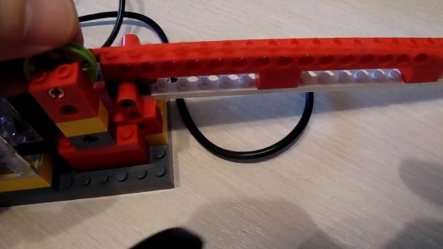 Конструктор LEGO WeDo. База для крановой установки. смотреть онлайн