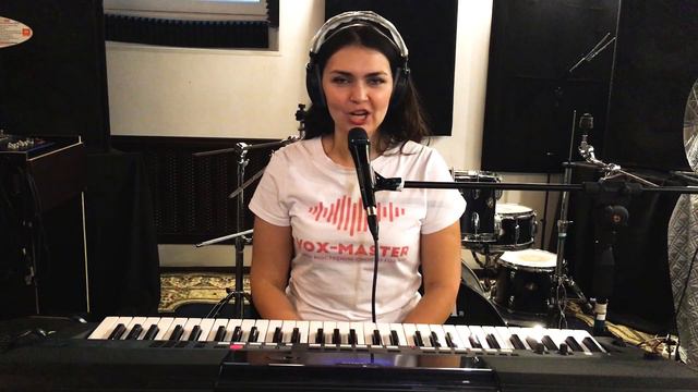 Урок вокала для новичков от школы Vox Master. смотреть онлайн