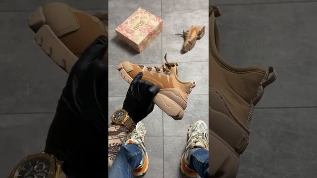 Обзор на кроссовки женские Dior D Connect Beige смотреть онлайн