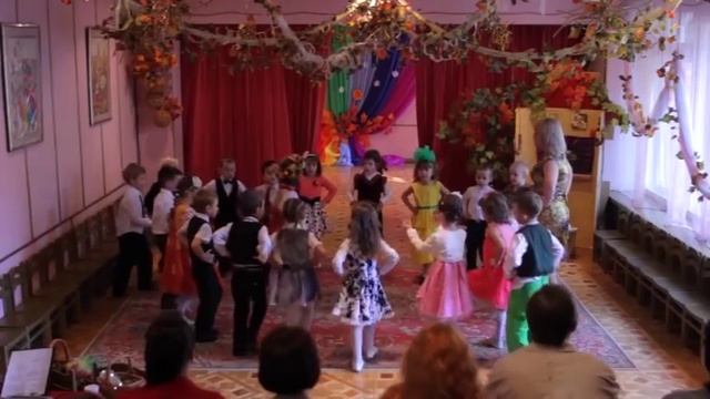 Песня "Осень, осень золотая" смотреть онлайн