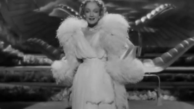 Marlene Dietrich is The Laziest Girl In Town смотреть онлайн