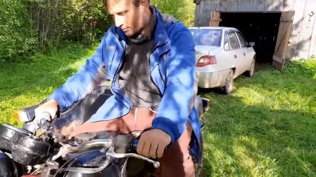 ОТЕЦ ОДИНОЧКА празднует днюху. Что подарить папе? смотреть онлайн