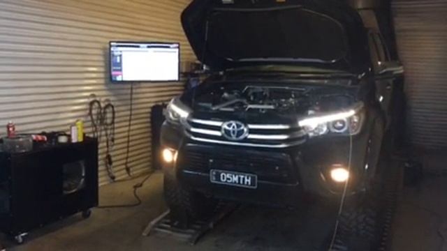 JUST AUTOS 240rwhp / 700nm 1GD-FTV Hilux on the dyno смотреть онлайн