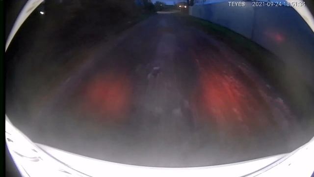 вечерняя съёмка за городом, задней камерой teyes Sony на vw polo sedan в штатном месте смотреть онлайн