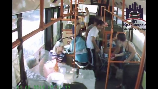 Падение в автобусе. смотреть онлайн