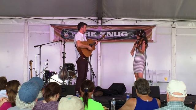 Kiana June Weber and Martin Howley - Steel and Stone (Black Water) - Milwaukee Irish Fest 8.16.15 смотреть онлайн