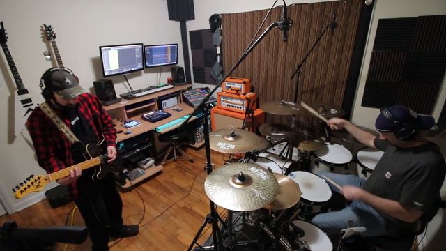 James DesChamps and Joe Presley In The Studio смотреть онлайн