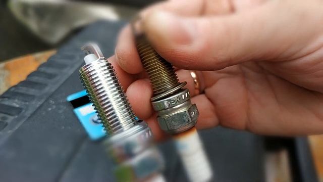 Замена свечей зажигания #Hyundai Solaris смотреть онлайн