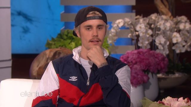 Justin Bieber Serenades Ellen with 'Yummy' смотреть онлайн