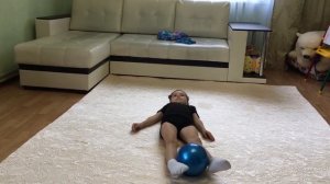 Упражнения с мячом.Гимнастика дома.