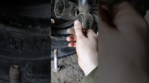 Стук в задней подвеске Рено Логан.