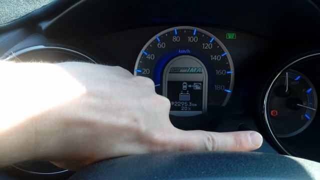 Летний расход на HONDA FIT SHUTTLE HYBRID (Выкатываем бак 95го бензина в режиме трасса-город) смотреть онлайн