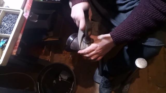 ремонт обуви, клеим подошву сами. смотреть онлайн