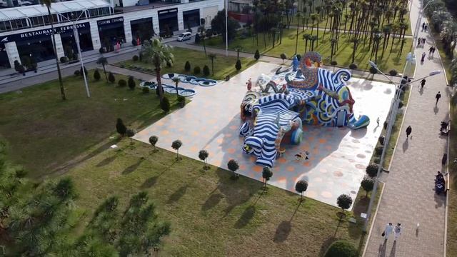 Грузия, Батуми - Парк 6-го Мая, Набережная Батуми, Хилтон, кафе Осьминог, Дельфинарий смотреть онлайн