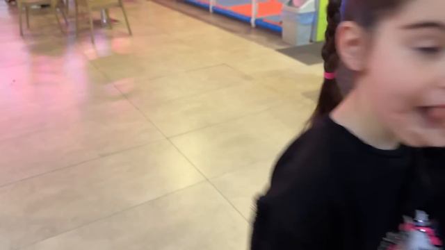 AVM LUNA PARKI TURU !! ELİF SİNEM OYUN YERİ DİYE AĞLADI !! смотреть онлайн