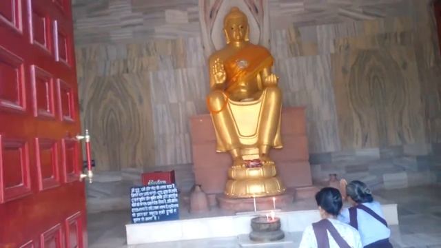 3 разных Варанаси: № 1 Варанаси Буддийский - Статуя Будды в Сарнатхе смотреть онлайн