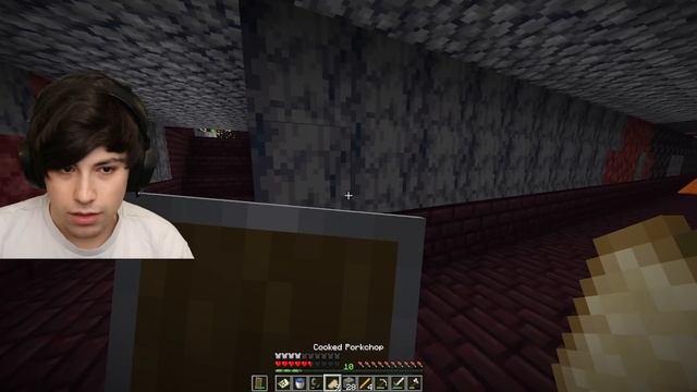 Minecraft Speedrunner Spy VS Hunter