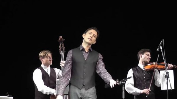 Олег Погудин Вдоль по улице метелица метёт