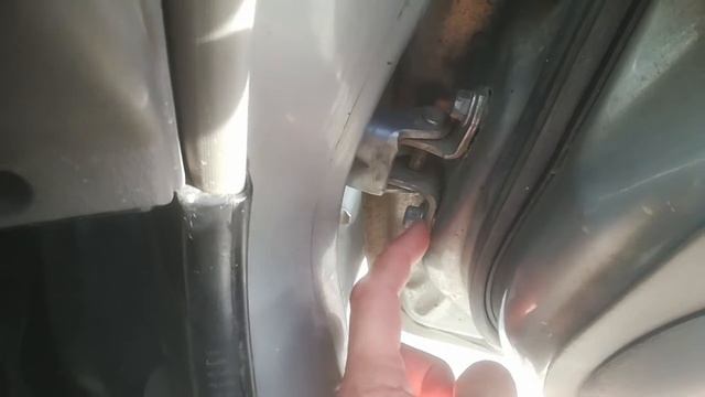 Просела водительская дверь . смотреть онлайн