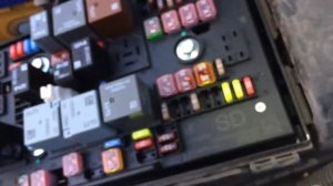 Замена лампы габаритных и ходовых огней OPEL ASTRA J