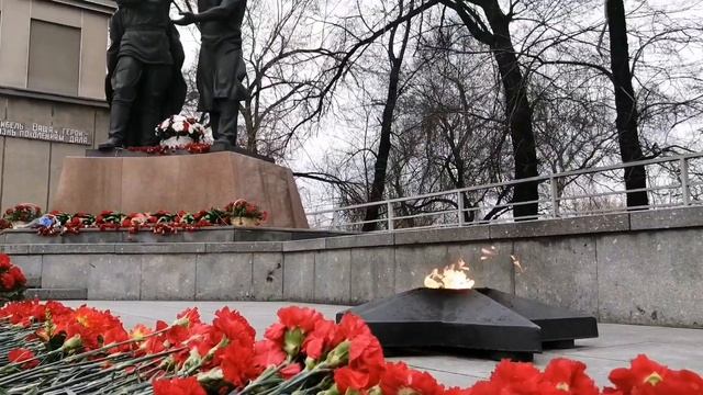 Видео Этюд ИЗО 8 класс. День Победы. смотреть онлайн
