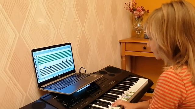 Soft Mozart Academia: Ульяна (6),чтение с листа, 4 презентация. "The Mulberry Bush" смотреть онлайн