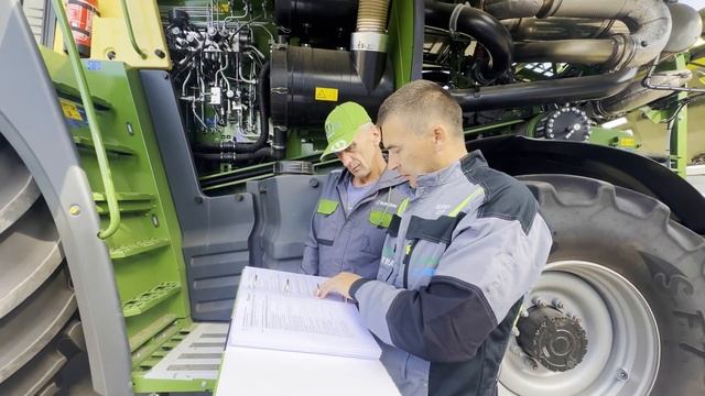 Интервал технического обслуживания и плановая замена масла комбайна смотреть онлайн