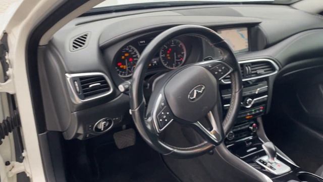 INFINITI Q30 1.5 diesel DCT Business смотреть онлайн