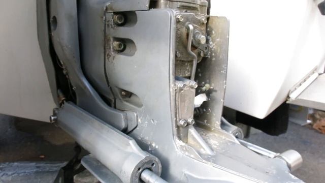 Removing (a stuck) Volvo Penta SX DP-S Sterndrive смотреть онлайн