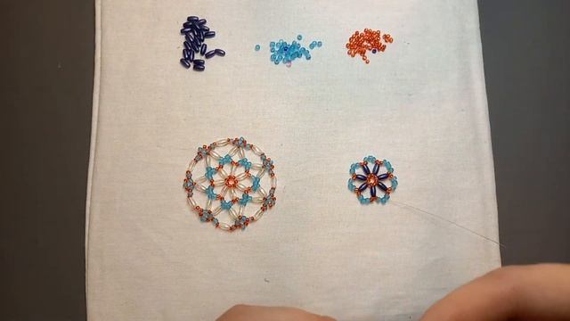 Круговое плетение из бисера. Кулон. смотреть онлайн