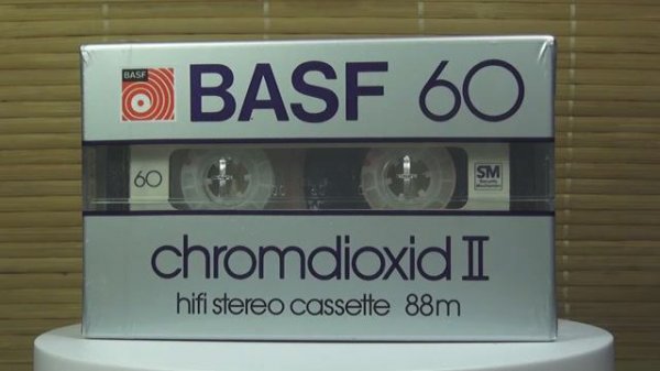Аудиокассеты BASF. Две запечатки от BASF. На что они похожи