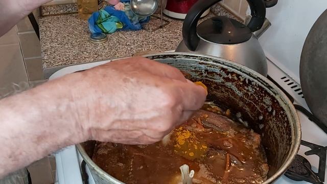 ПЛОВ УЗБЕКСКИЙ ОТ ДЕДУШКИ ПО АНГРЕНСКИ/ДЕДУШКА УЧИТ ВНУКОВ СВОЕМУ ФИРМЕННОМУ ПЛОВУ) смотреть онлайн