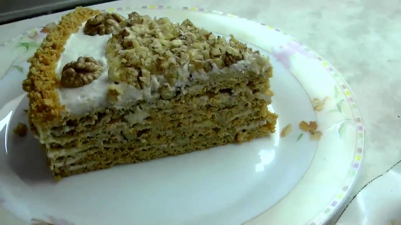 Медовик «Рыжик» с орешками смотреть онлайн