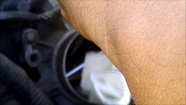A First Timers Guide to Quick Cleaning a Throttle body Saturn Vue 2 2 Ecotec & PVC hose replacement смотреть онлайн