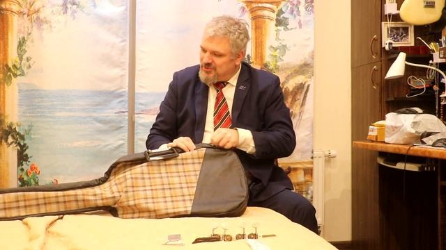 Распаковка очень редкой бас-гитары / Unboxing very rare bass guitar смотреть онлайн