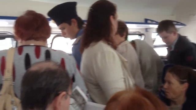 Поездка людей "СТОЯ" в пригородной электричке РЖД! СПб-Выборг, 13.06.2013 в 13.48. смотреть онлайн