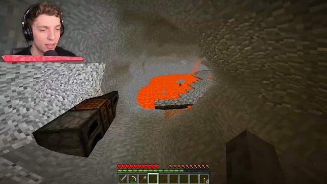 Playing SUPER REALISTIC MINECRAFT (no cubes) смотреть онлайн