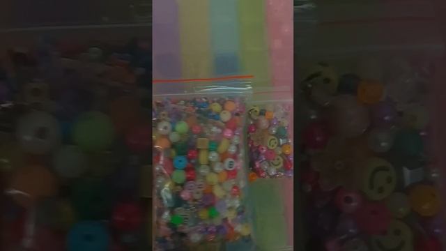 ПРОДАЮ РАЗМЕШАНЫЕ БИСЕР-БУСИНЫ БОЛЬШОЙ 250 РУБЛЕЙ МАЛЕНЬКИЙ 50 РУБЛЕЙ #бисер #бисероплетение смотреть онлайн