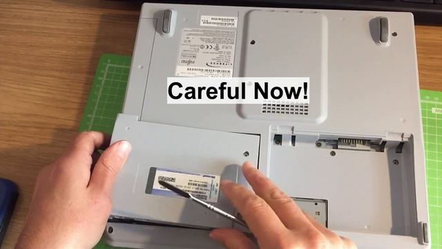 Fujitsu Lifebook C Laptop HARD DRIVE Location For REPLACEMENT Or UPGRADE смотреть онлайн