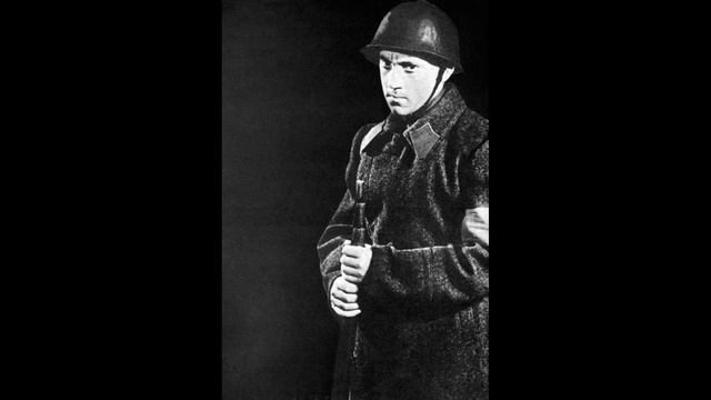 У могилы Высоцкого (автор стихов неизвестен, авт-исп. песни - Александр Базыкин) смотреть онлайн