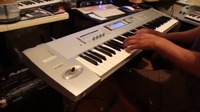 Korg Triton con Samples Sureños смотреть онлайн