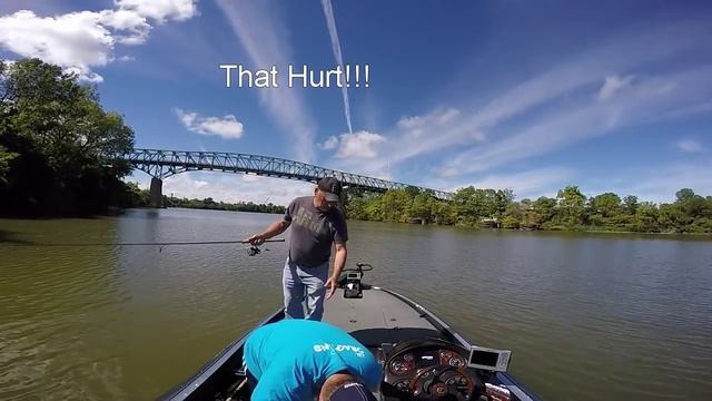 Ohio Bass Fishing with Edgar VanHoose - Bass Boat Fall 9.20.15 смотреть онлайн