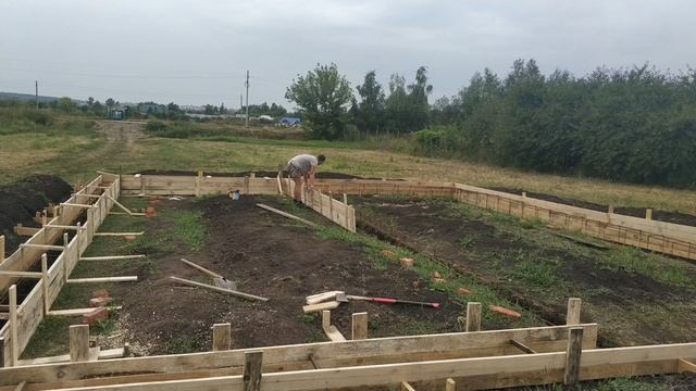 2. Ленточный фундамент 12x10x0,4 опалубка в одного из дюймовой доски
