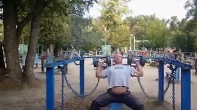 жим гантелей сидя 45 кг на 8 раз.avi смотреть онлайн