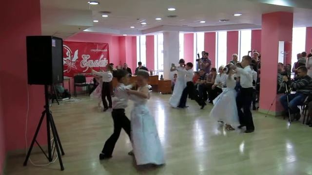 26 мая 2013 - Показательное выступление на выпускном школы танцев "Эдельвейс" смотреть онлайн