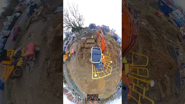 360 view of foundations #hitachi #hitachizaxis #insta360 #insta360x3 #excavator #diggers #machinery смотреть онлайн