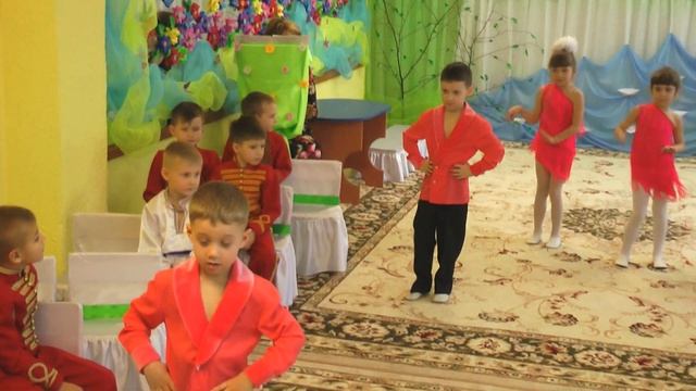 Танец "ЧИЛИЧАЧА" на утреннике 8 Марта 2017 в старшей группе.Муз. рук. Харламова Т. Д смотреть онлайн