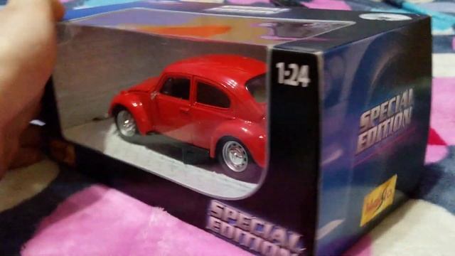 Maisto Volkswagen Beetle 1:24 diecast Special Edition смотреть онлайн
