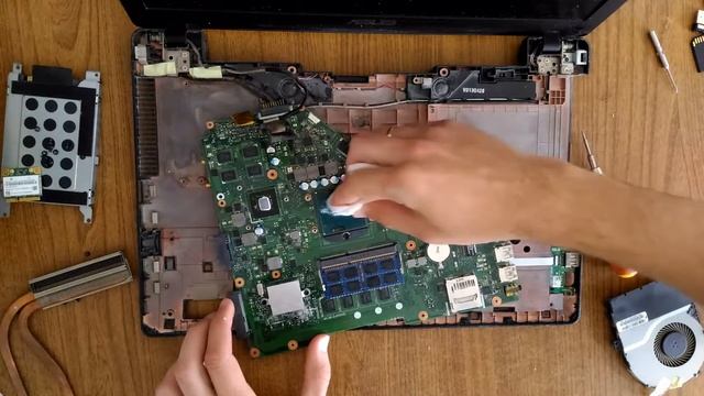 Разборка и чистка ноутбука ASUS X550V смотреть онлайн