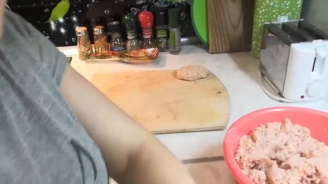 Рецепт котлет из свинины и курицы "МОИ ЛЮБИМЫЕ" смотреть онлайн